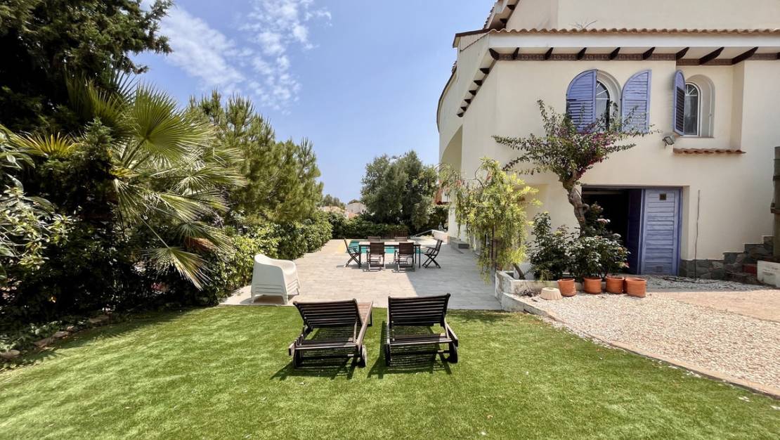 Sale - Villa - Orihuela - La Zenia