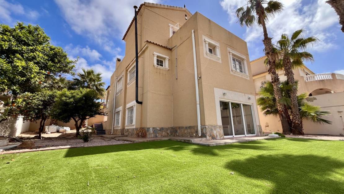 Sale - Villa - Orihuela - La Zenia