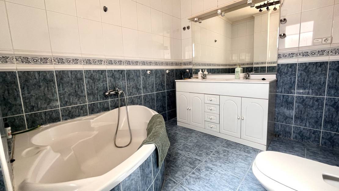 Sale - Villa - Orihuela - La Zenia