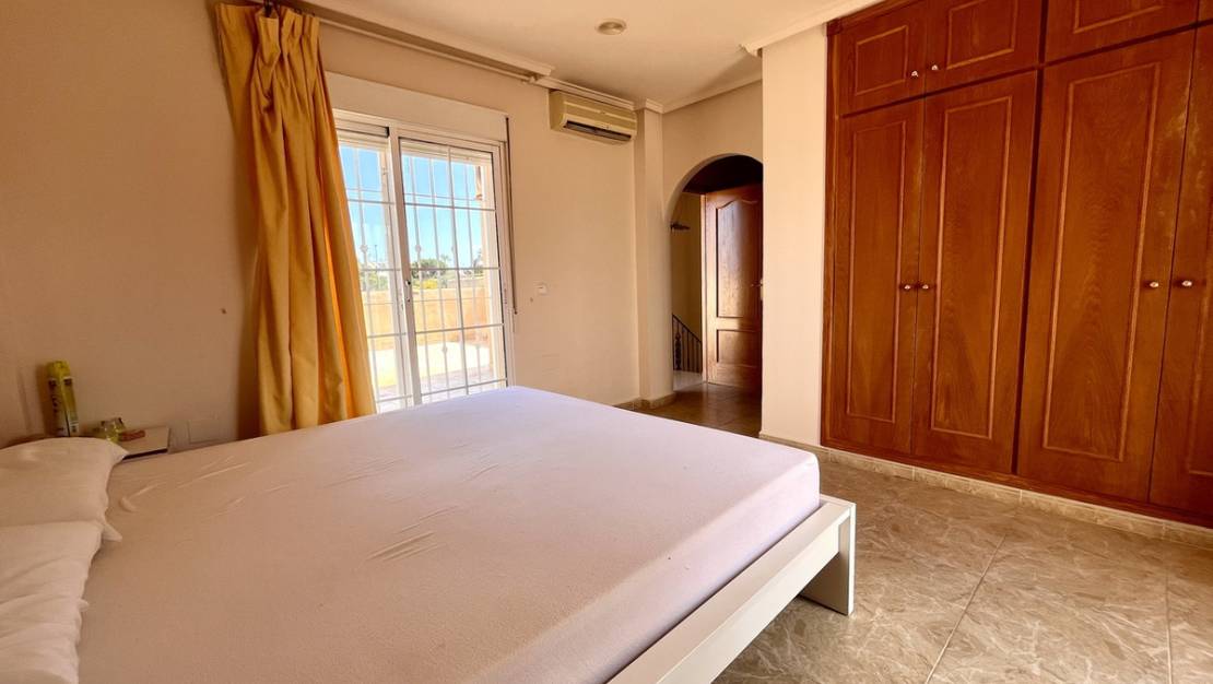 Sale - Villa - Orihuela - La Zenia