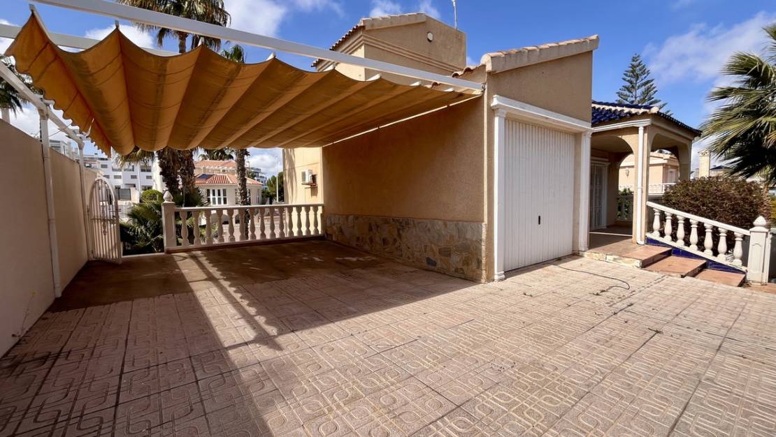 Sale - Villa - Orihuela - La Zenia