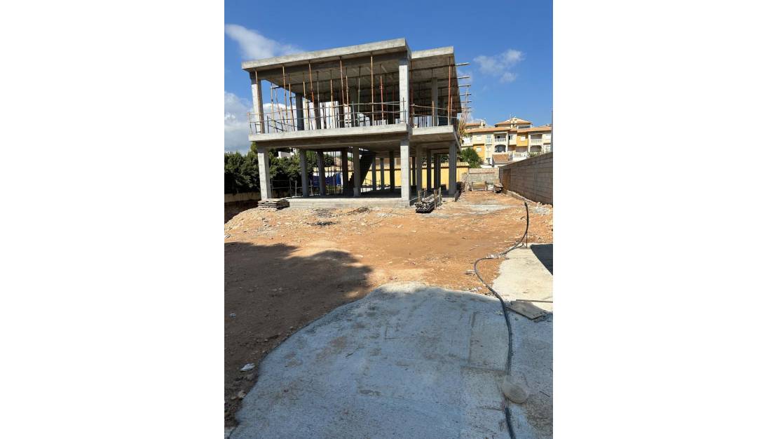 Sale - Villa - Orihuela - La Zenia