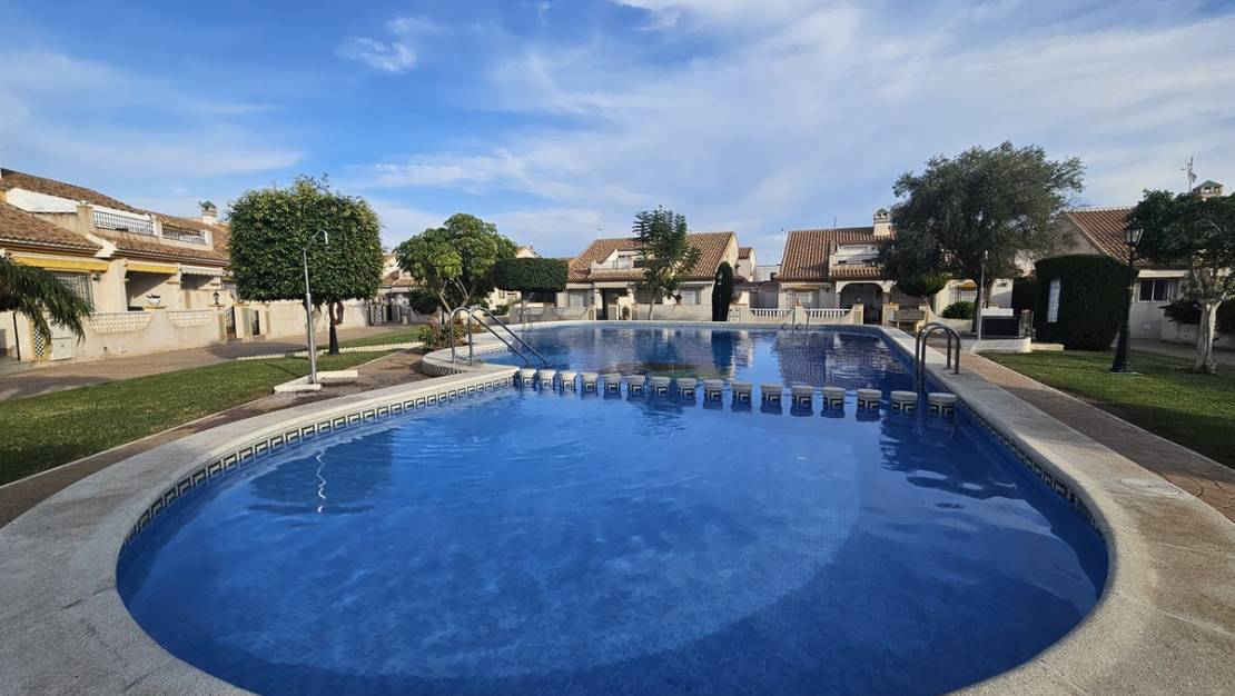 Sale - Villa - Orihuela - La Zenia