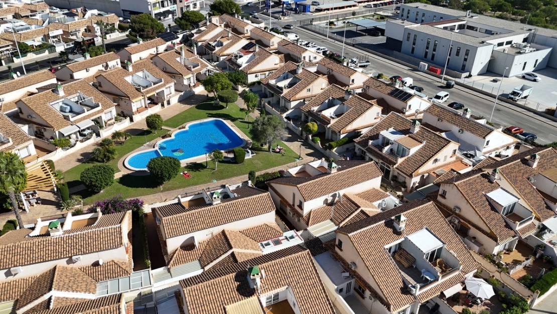 Sale - Villa - Orihuela - La Zenia