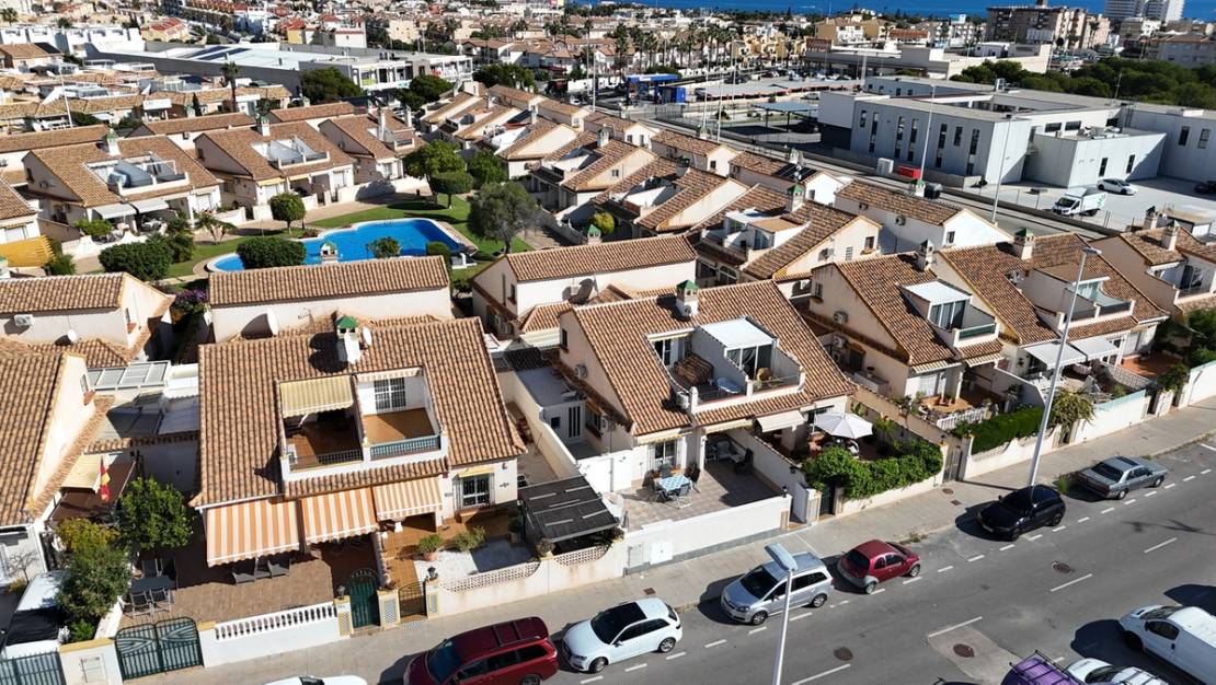 Sale - Villa - Orihuela - La Zenia