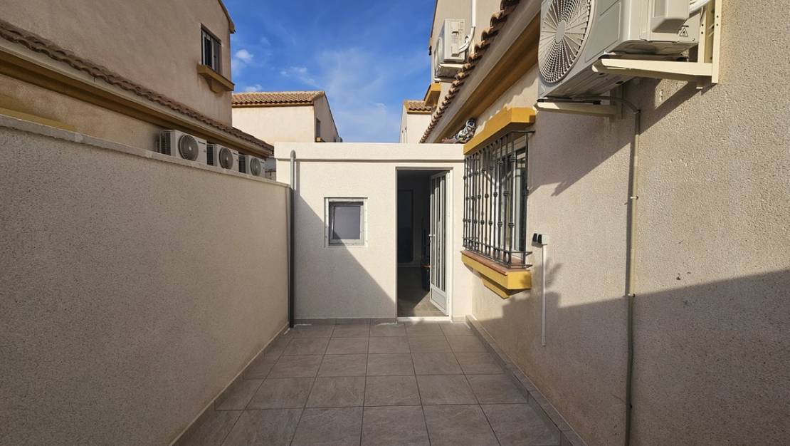 Sale - Villa - Orihuela - La Zenia
