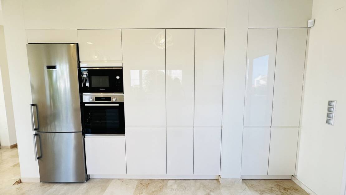 Sale - Villa - Orihuela - La Zenia