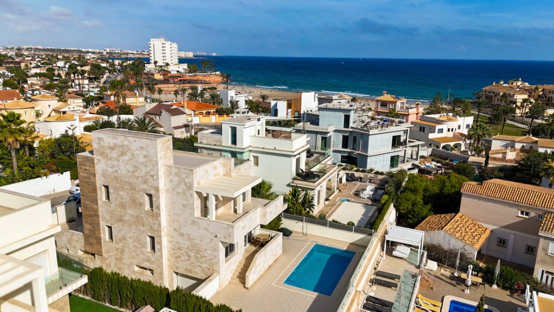 Sale - Villa - Orihuela - La Zenia