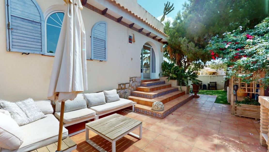 Sale - Villa - Orihuela - La Zenia