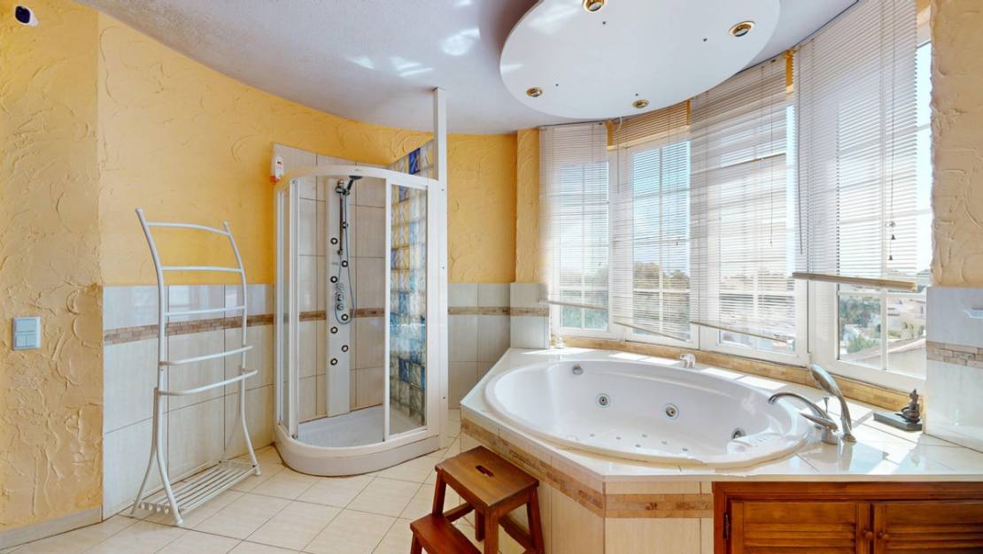 Sale - Villa - Orihuela - La Zenia