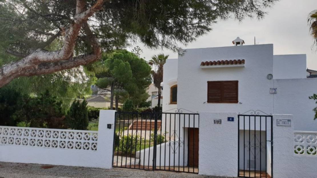 Sale - Villa - Orihuela - La Zenia