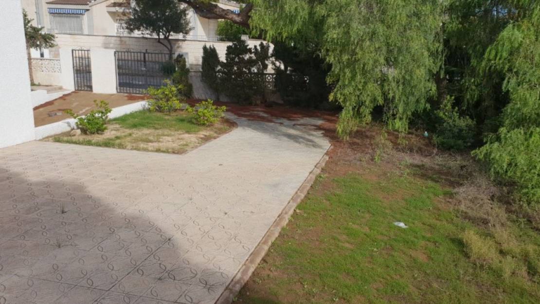 Sale - Villa - Orihuela - La Zenia