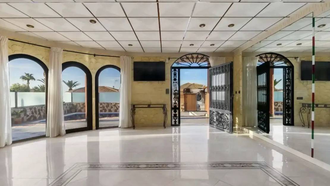 Sale - Villa - Orihuela - La Zenia