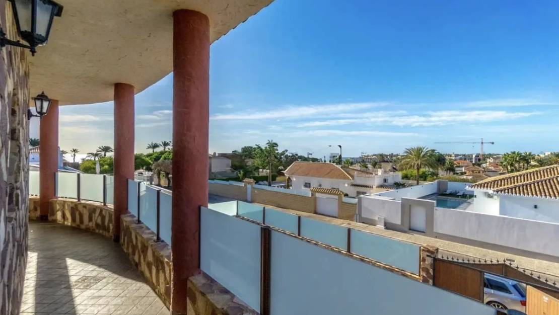 Sale - Villa - Orihuela - La Zenia