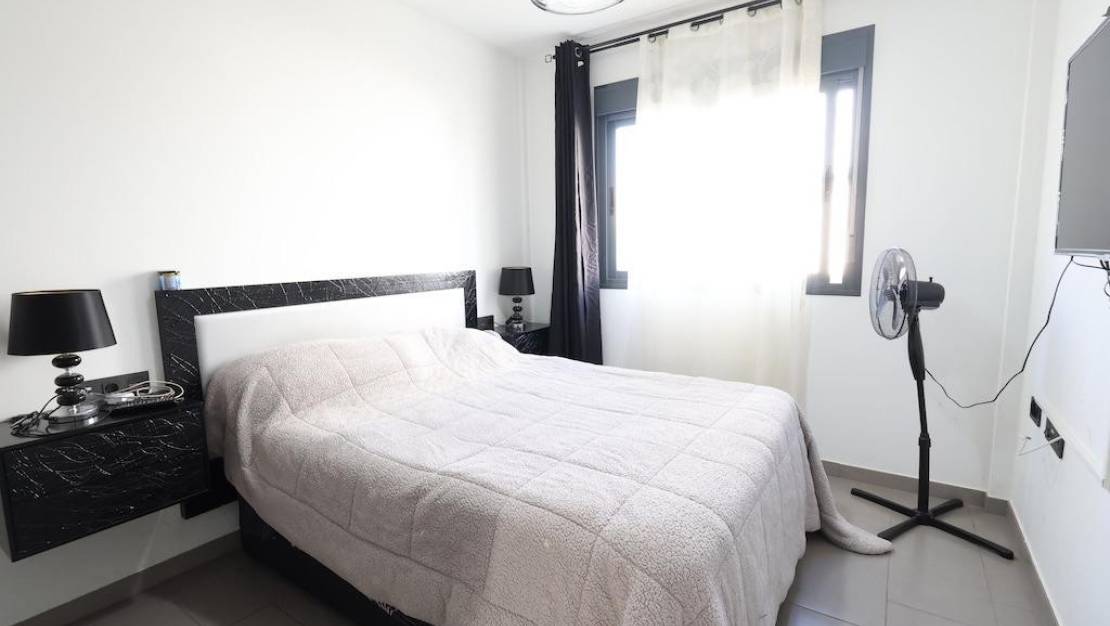 Sale - Villa - Orihuela - La Zenia