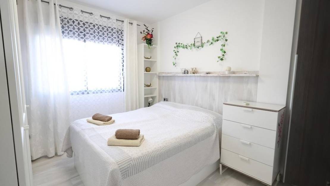 Sale - Villa - Orihuela - La Zenia
