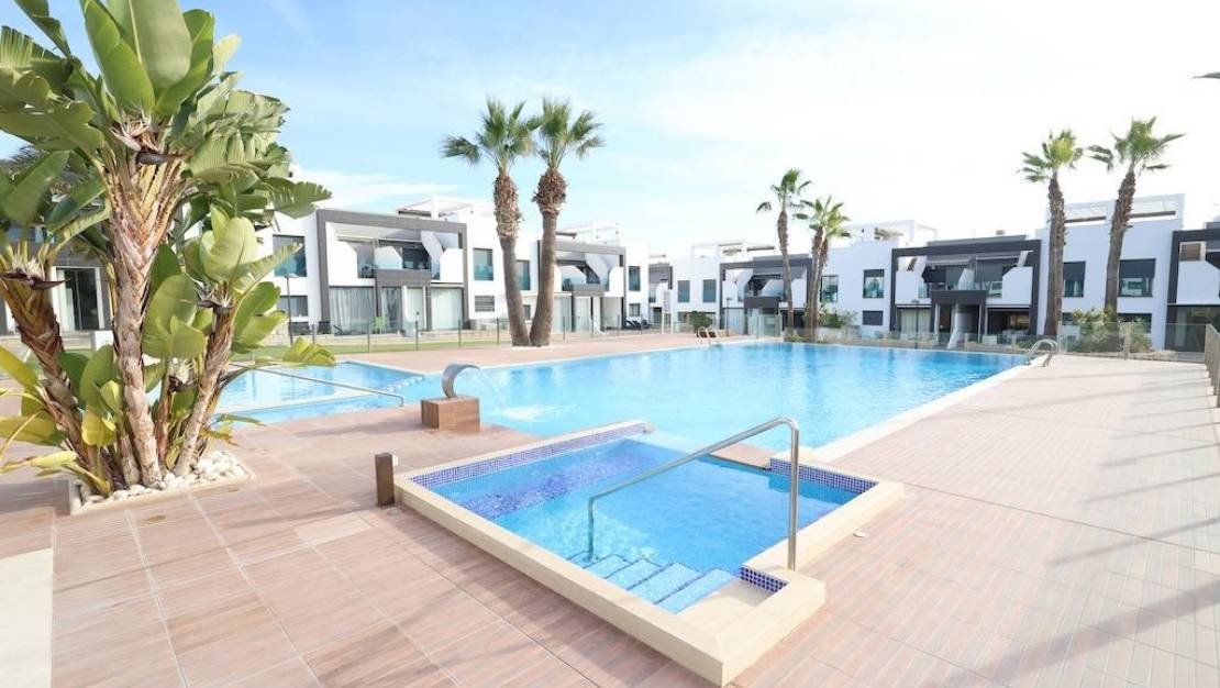 Sale - Villa - Orihuela - La Zenia