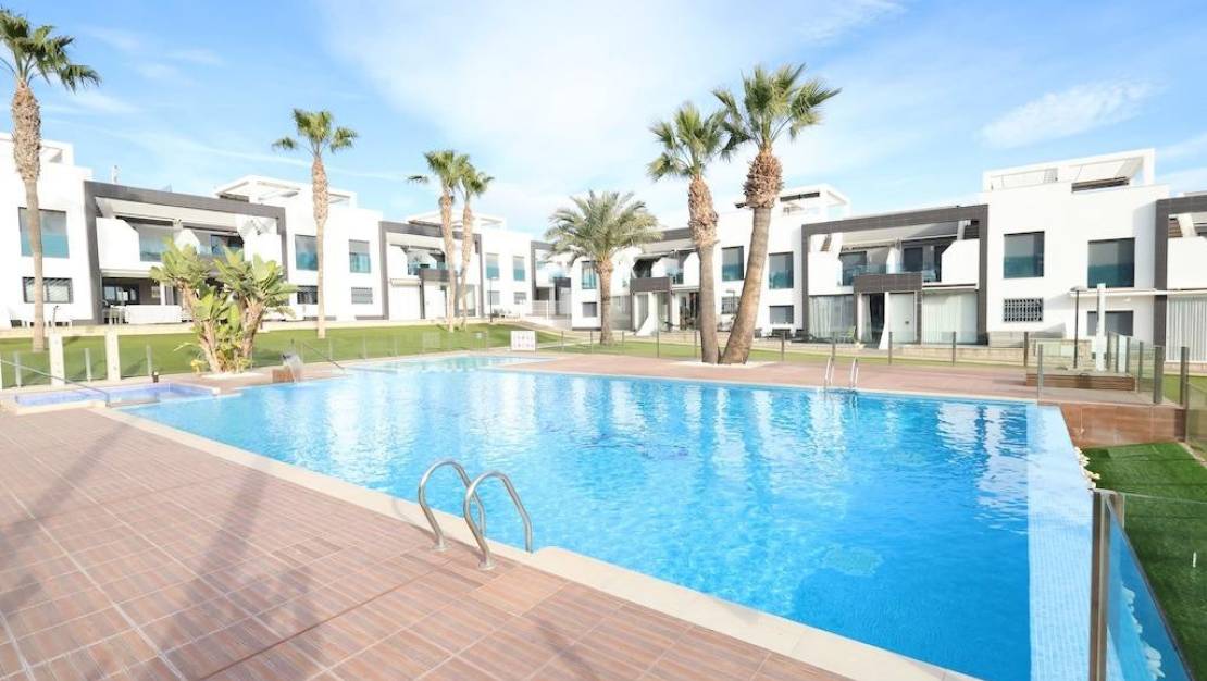 Sale - Villa - Orihuela - La Zenia