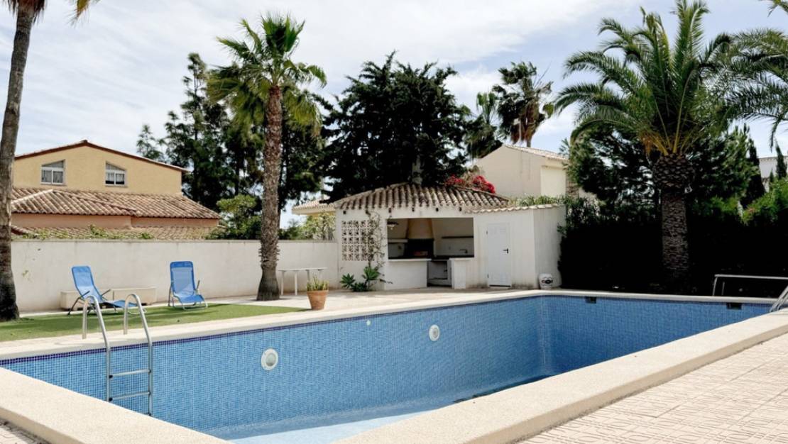 Sale - Villa - Orihuela - La Zenia