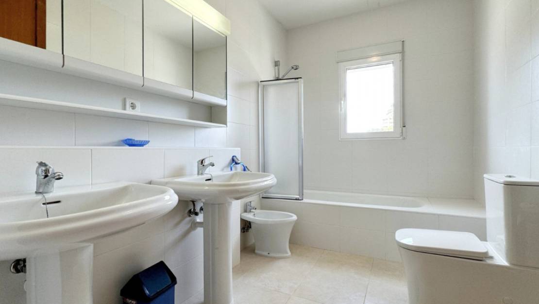 Sale - Villa - Orihuela - La Zenia