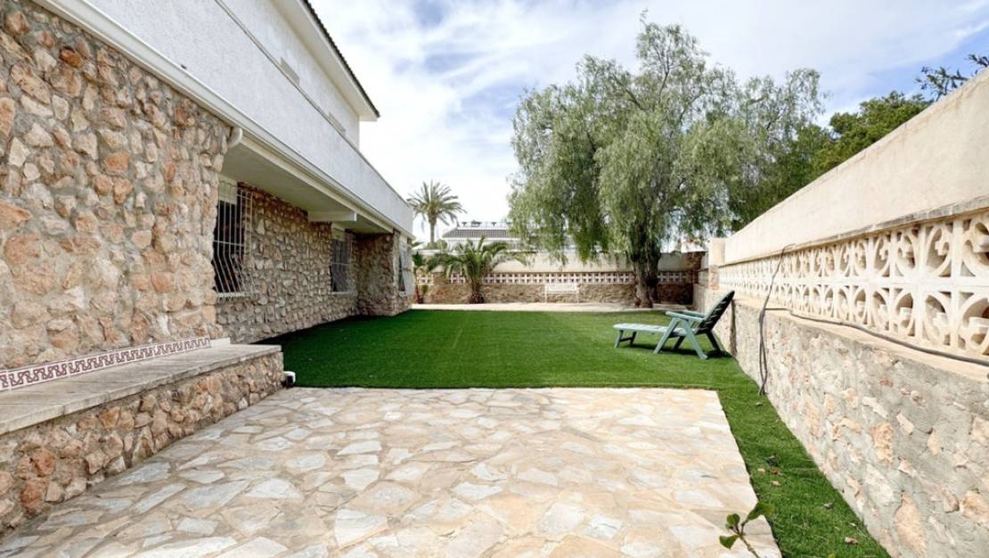 Sale - Villa - Orihuela - La Zenia