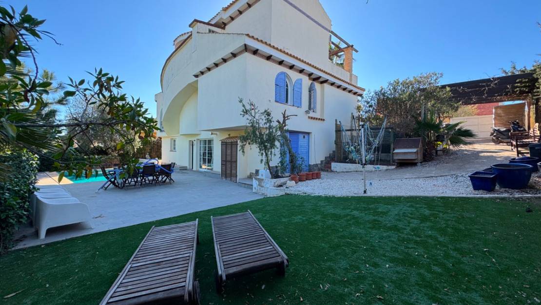 Sale - Villa - Orihuela - La Zenia
