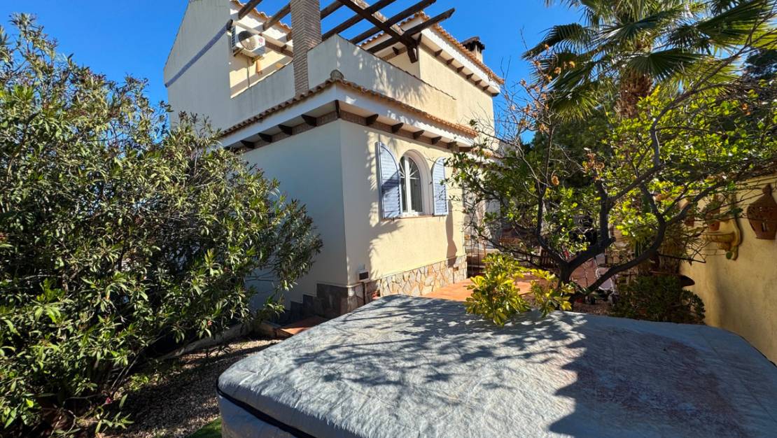 Sale - Villa - Orihuela - La Zenia