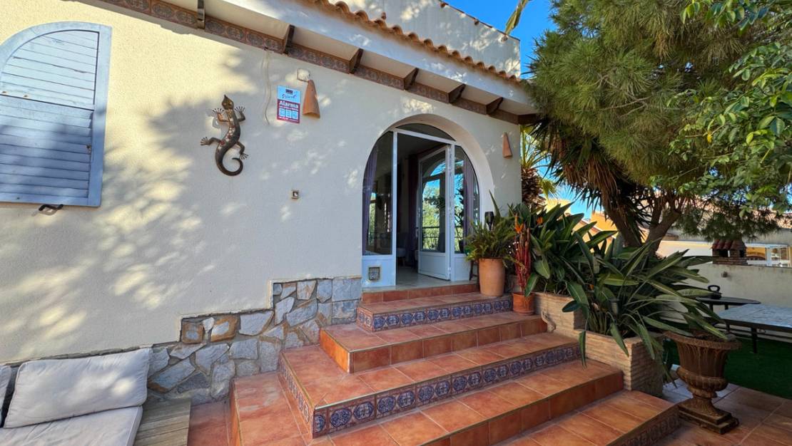 Sale - Villa - Orihuela - La Zenia