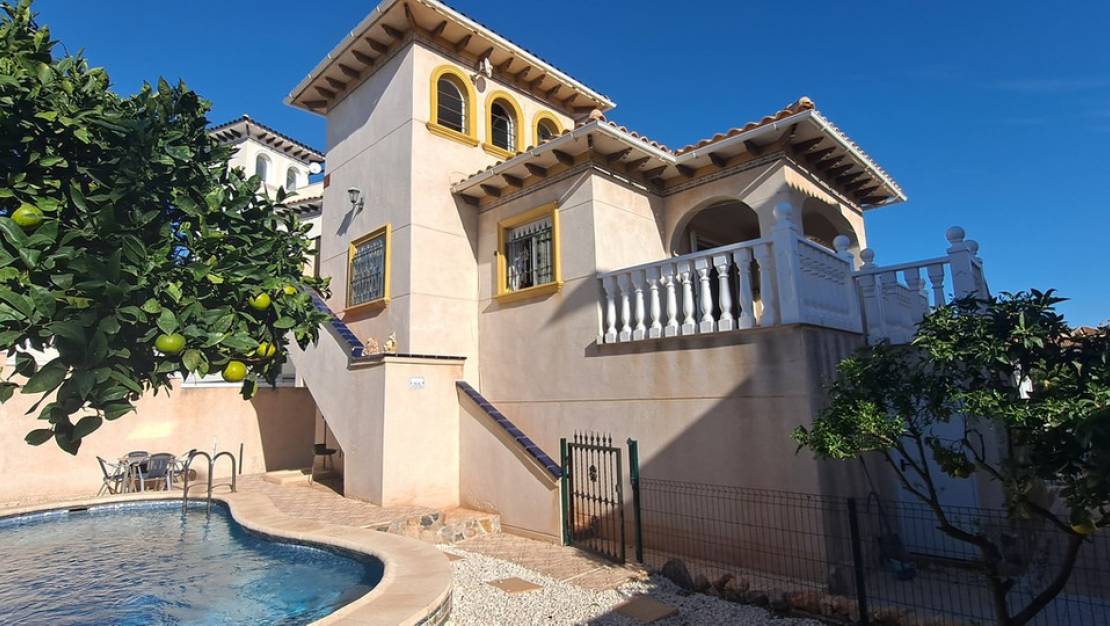 Sale - Villa - Orihuela - La Zenia