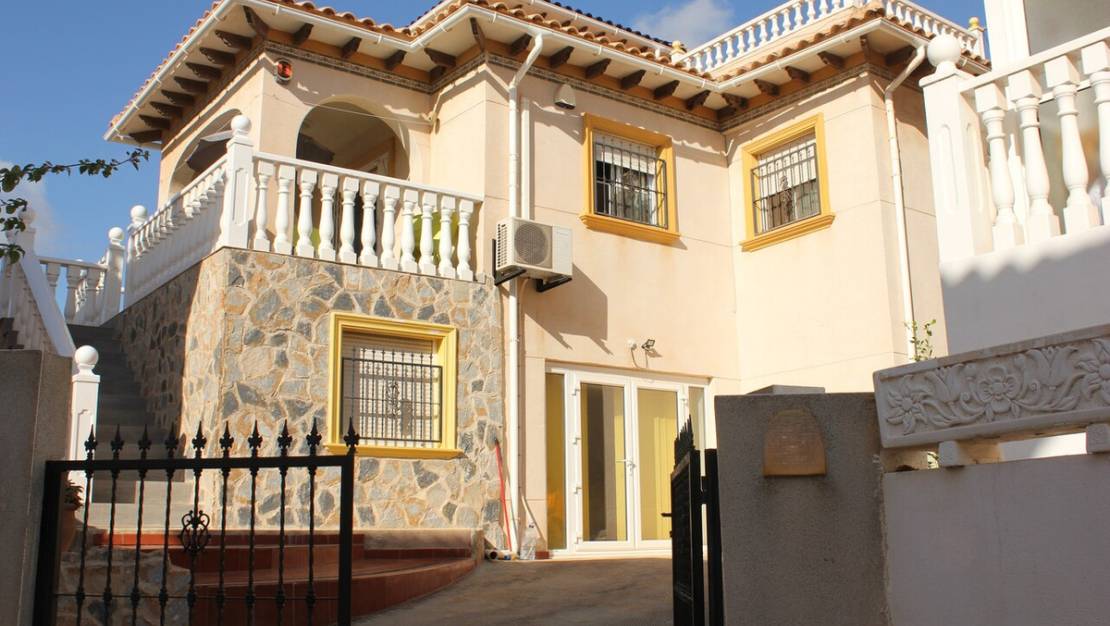Sale - Villa - Orihuela - La Zenia