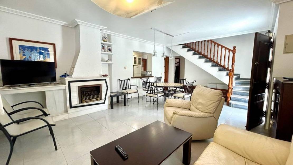 Sale - Villa - Orihuela - La Zenia