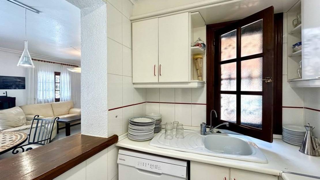 Sale - Villa - Orihuela - La Zenia