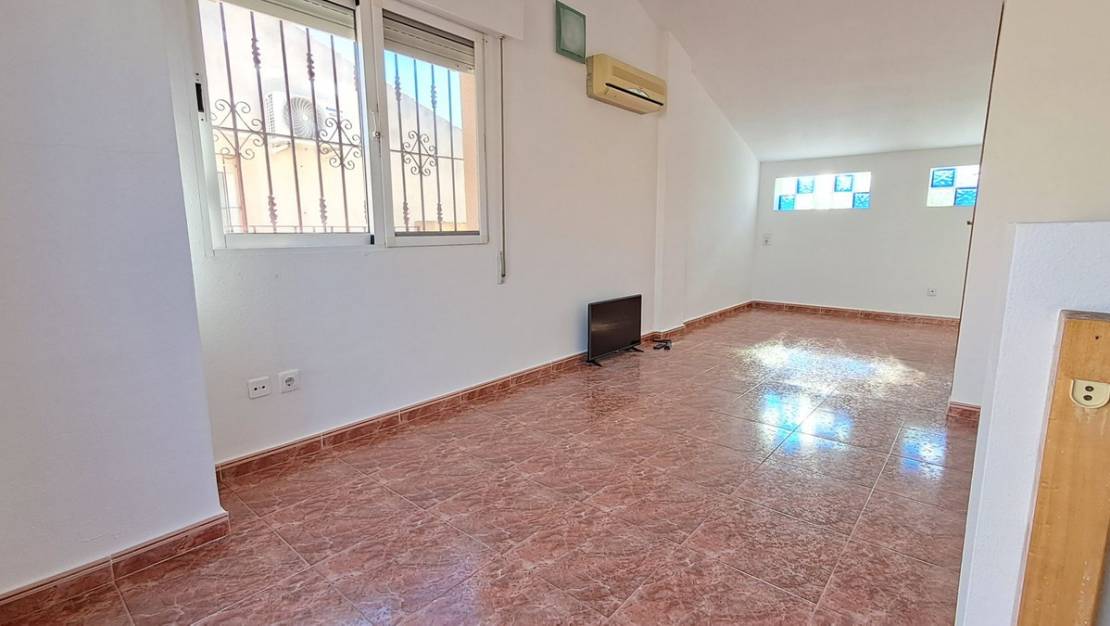 Sale - Villa - Orihuela - La Zenia