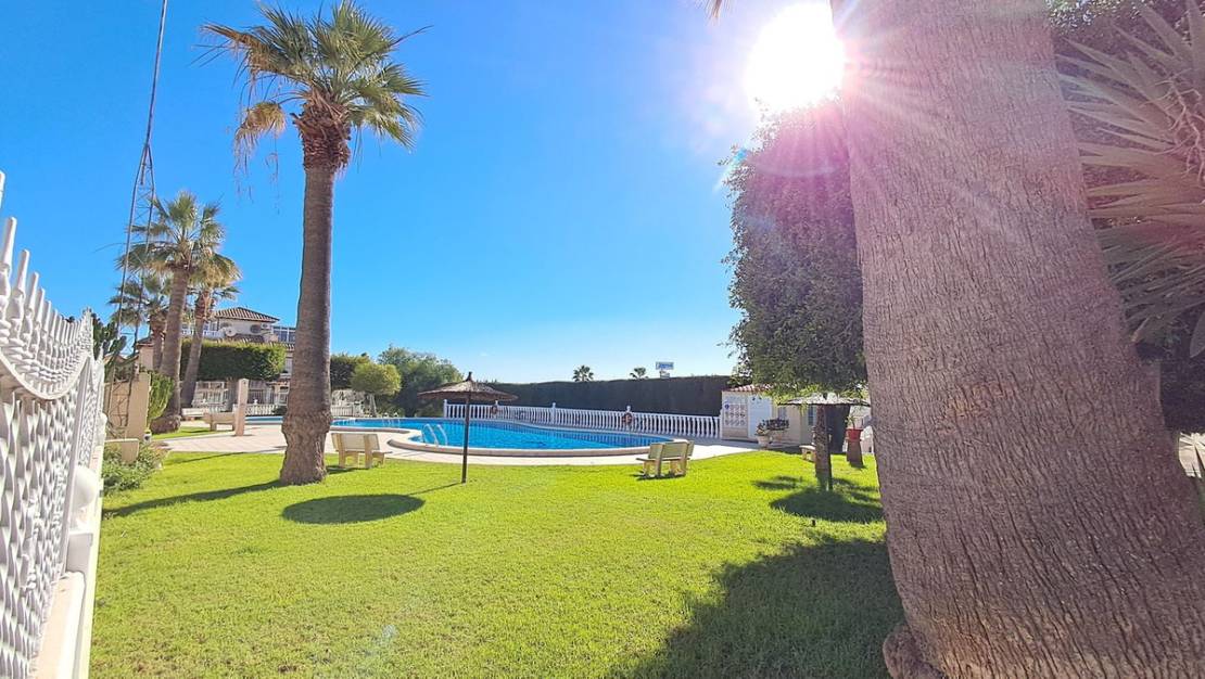 Sale - Villa - Orihuela - La Zenia