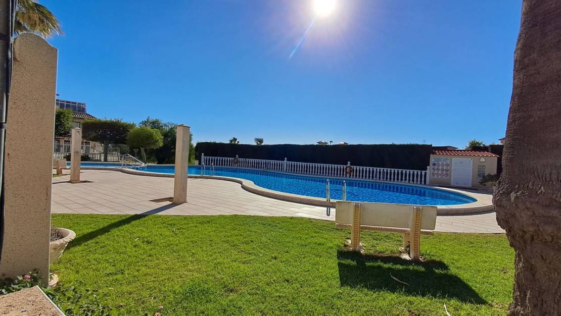 Sale - Villa - Orihuela - La Zenia