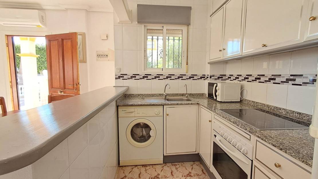 Sale - Villa - Orihuela - La Zenia