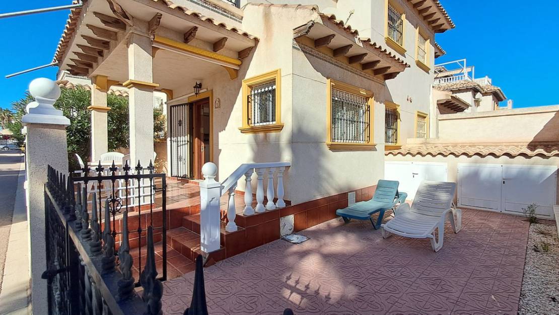 Sale - Villa - Orihuela - La Zenia