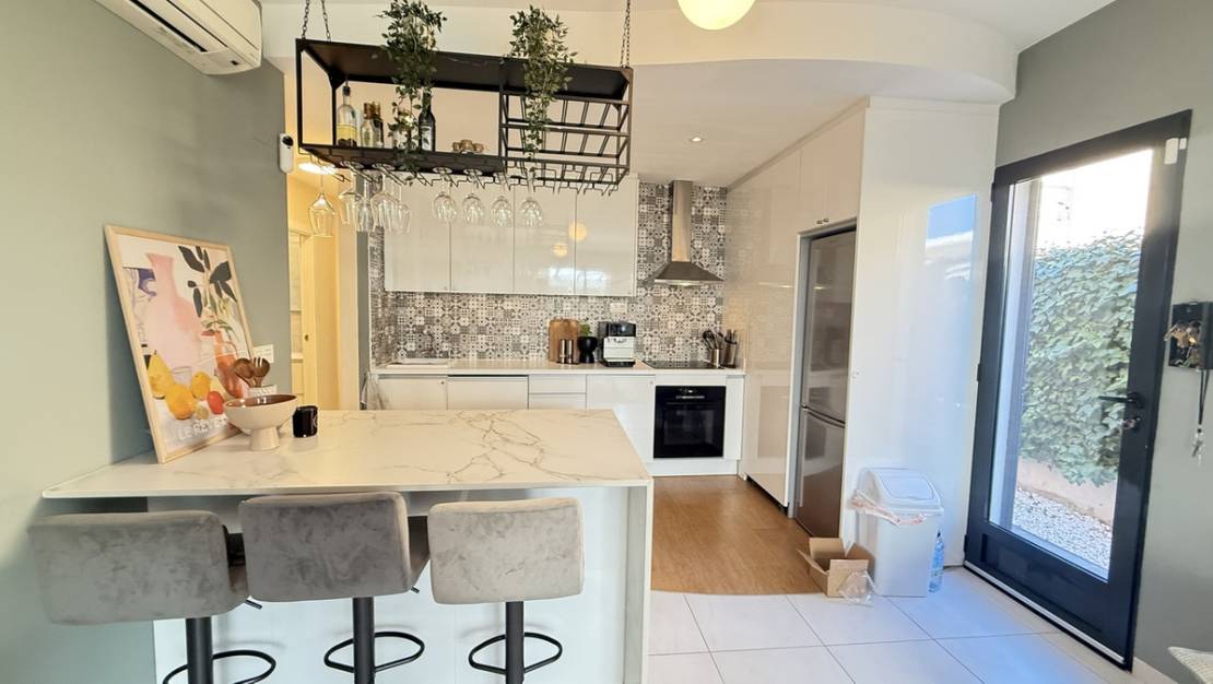 Sale - Villa - Orihuela - La Zenia