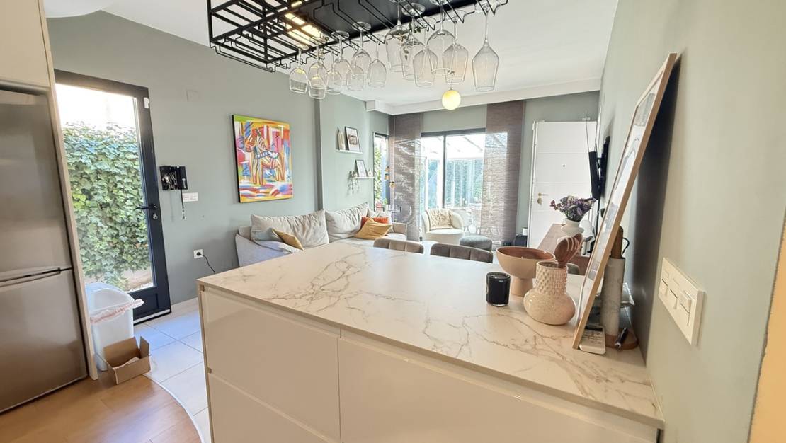 Sale - Villa - Orihuela - La Zenia