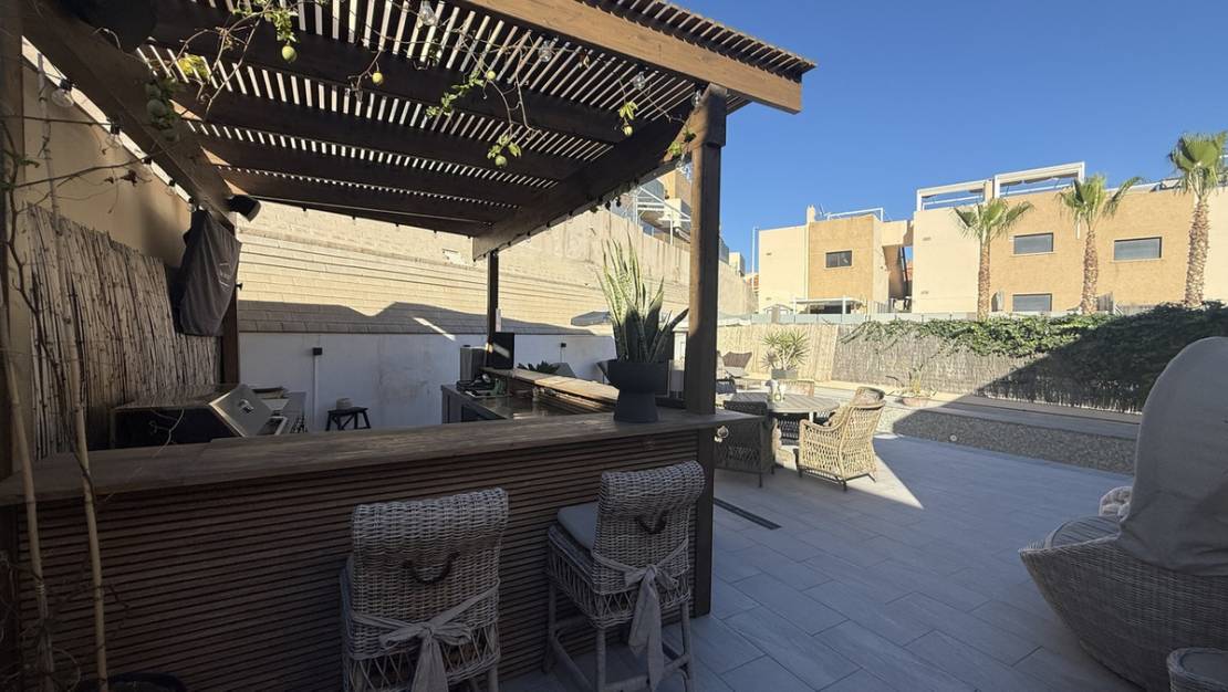 Sale - Villa - Orihuela - La Zenia