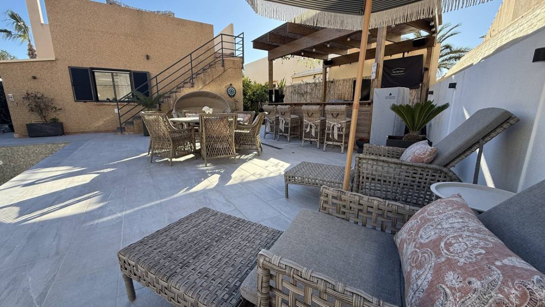 Sale - Villa - Orihuela - La Zenia