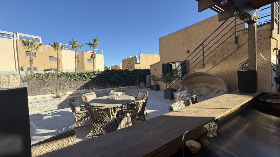 Sale - Villa - Orihuela - La Zenia