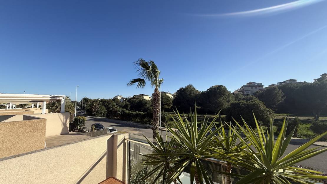 Sale - Villa - Orihuela - La Zenia