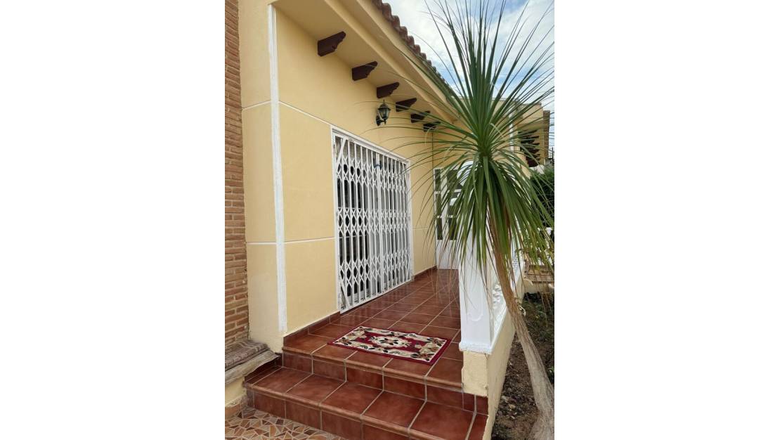Sale - Villa - Orihuela - La Zenia