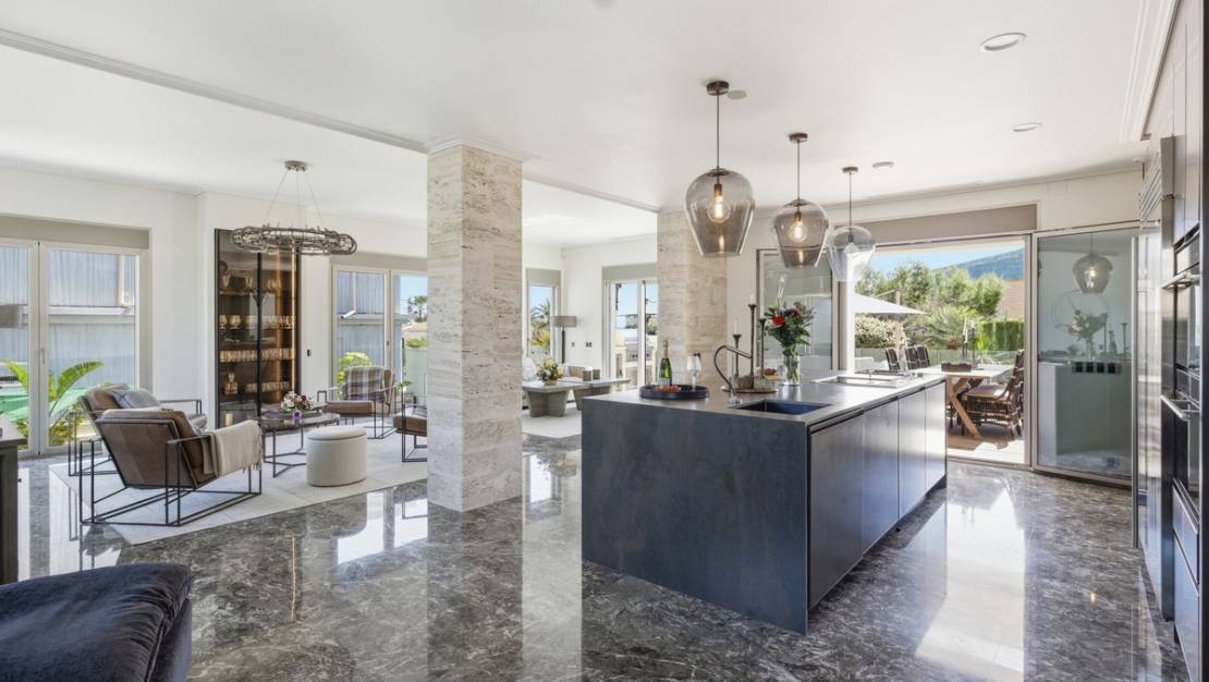 Sale - Villa - Orihuela - La Zenia