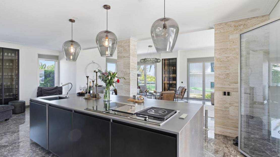 Sale - Villa - Orihuela - La Zenia