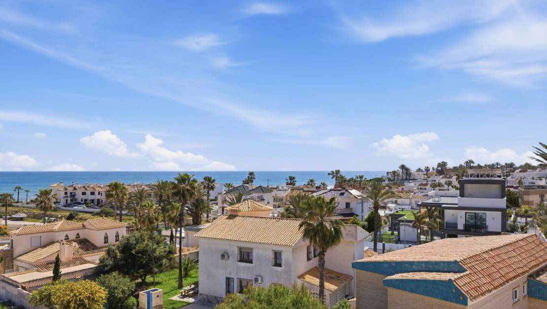 Sale - Villa - Orihuela - La Zenia