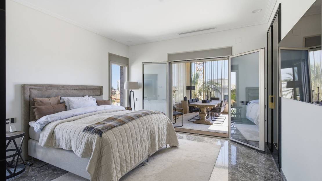 Sale - Villa - Orihuela - La Zenia