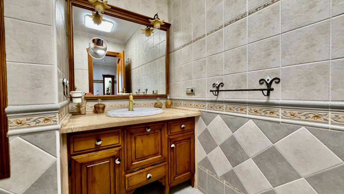 Sale - Villa - Orihuela - La Zenia
