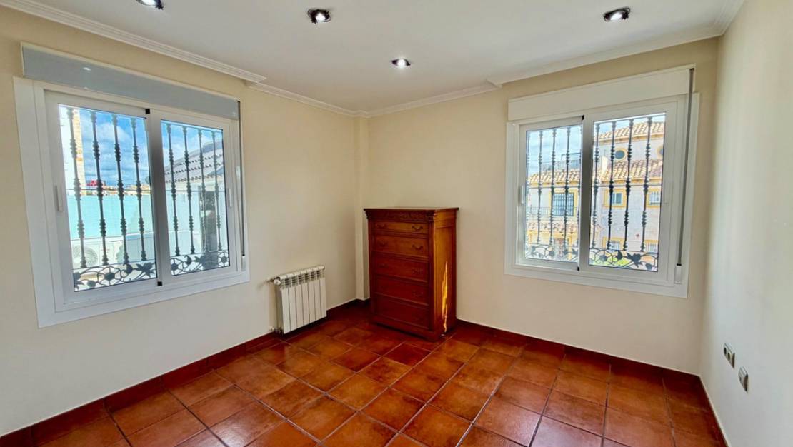 Sale - Villa - Orihuela - La Zenia